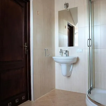 Dworek Gora I Kura Brenna