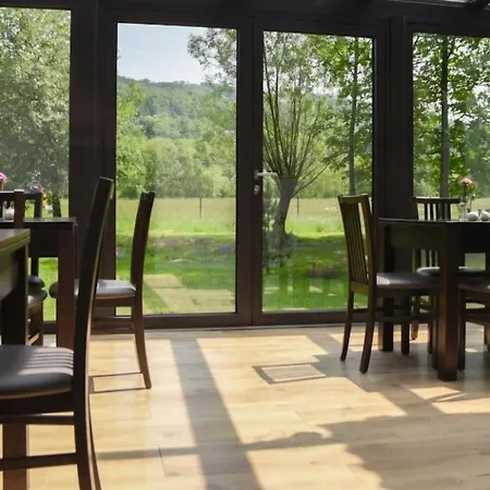 Dworek Góra I Kura Quarto em Acomodações Particulares