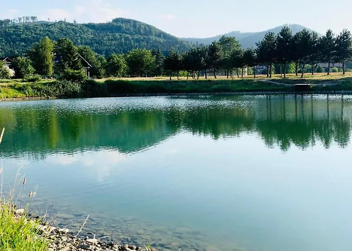 Pansiyon Dworek Gora I Kura Brenna